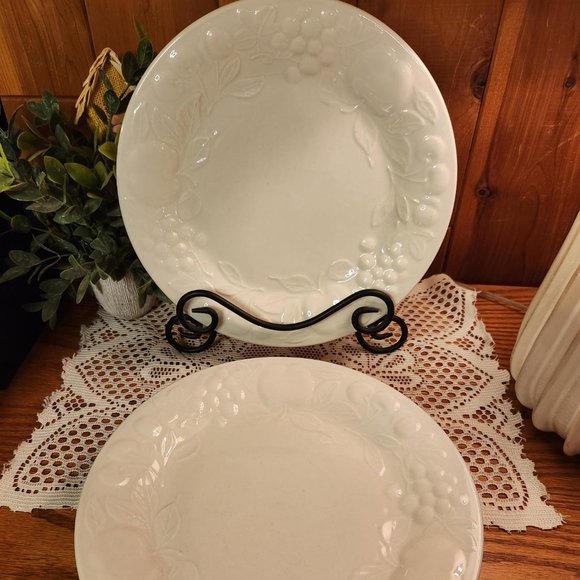 Gibson Fruit Off White Dinner Plates - Picture 2 of 2